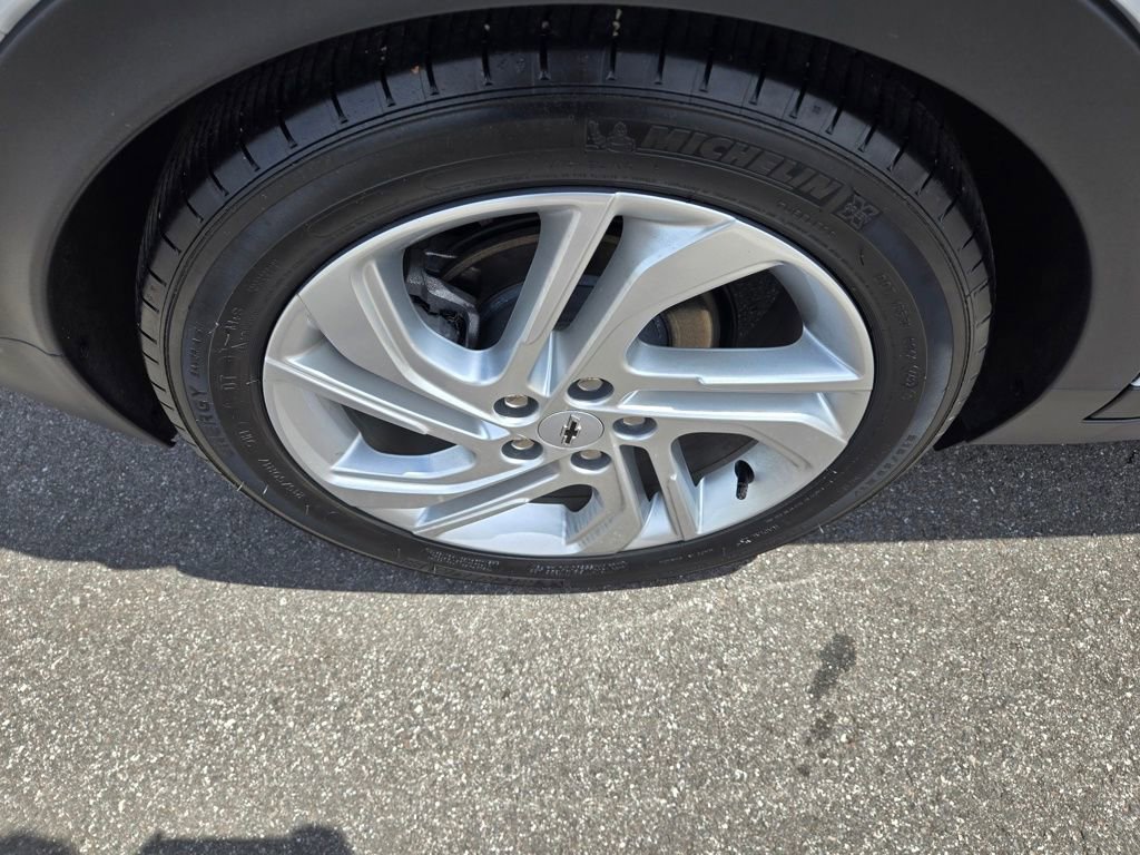 Used 2023 Chevrolet Bolt LT w/ Driver Confidence Package FWD image 12