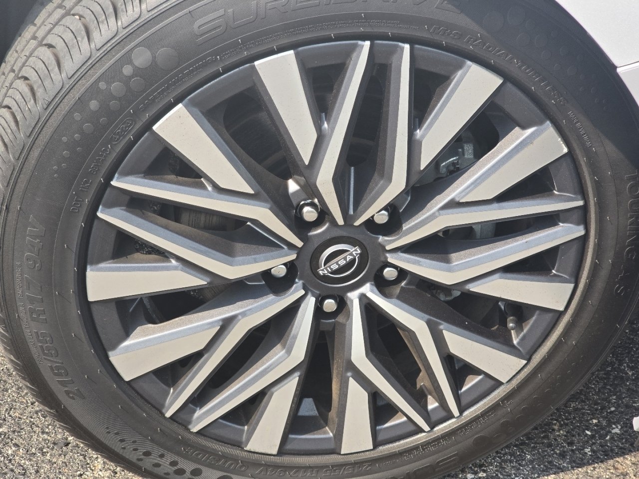Used 2024 Nissan Altima 2.5 SV FWD image 8