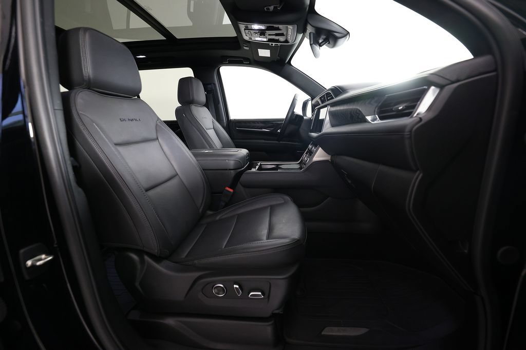 Used 2024 GMC Yukon Denali RWD image 10