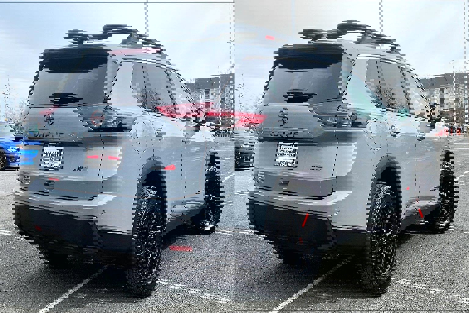 Used 2025 Nissan Rogue SV image 12