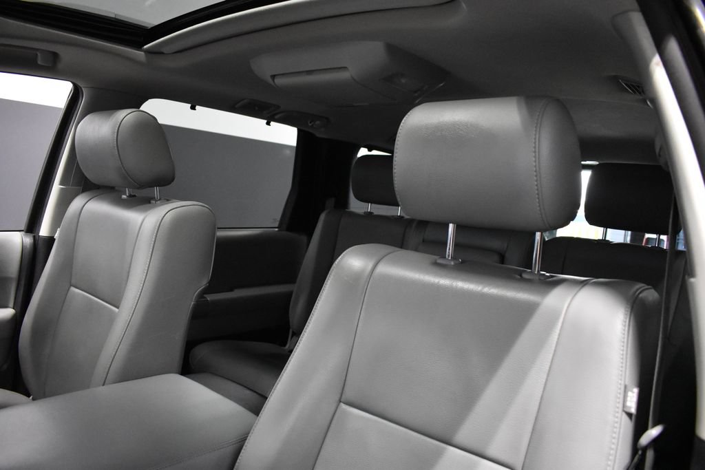 Used 2018 Toyota Sequoia Limited w/ Safety & Convenience Package AWD/4WD image 8