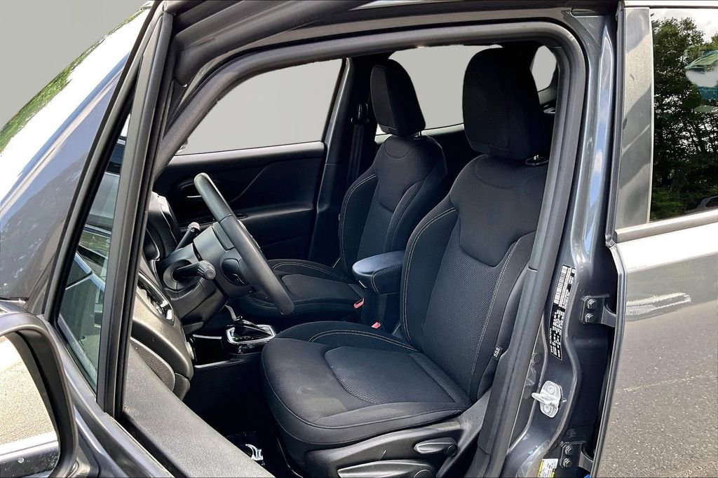 Used 2022 Jeep Renegade Altitude AWD/4WD image 15