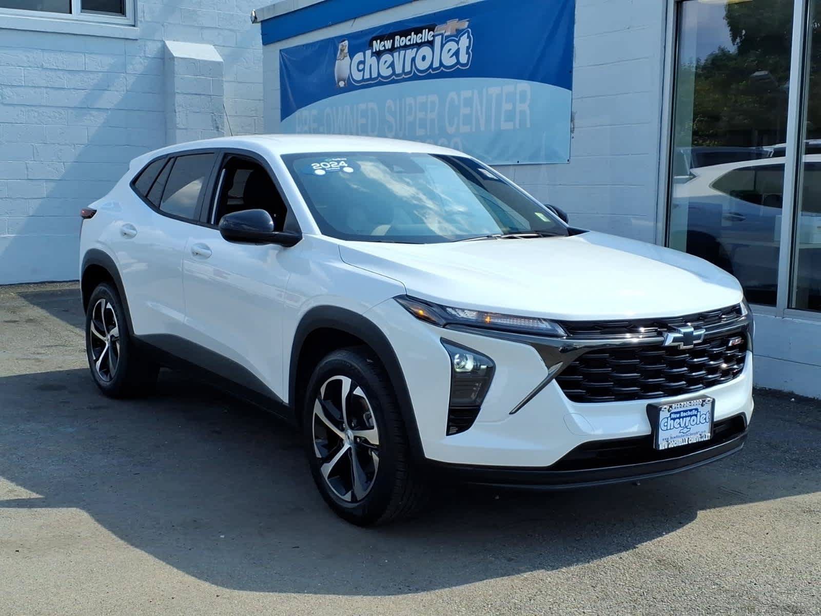 Certified 2024 Chevrolet Trax RS FWD image 1