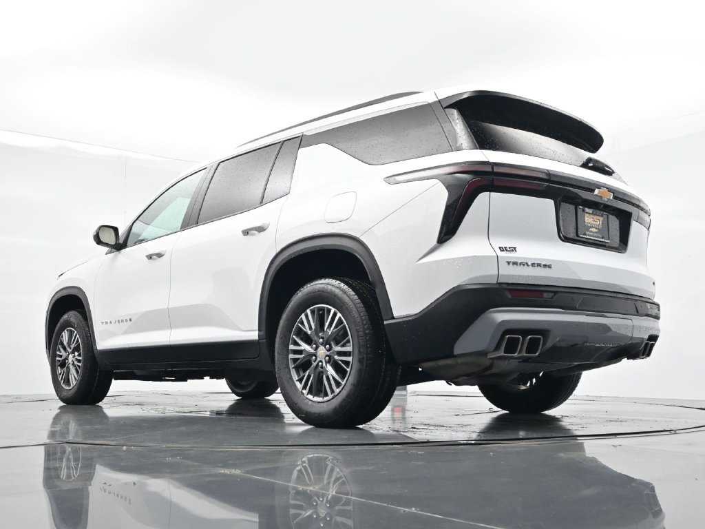 Used 2024 Chevrolet Traverse LT FWD image 30