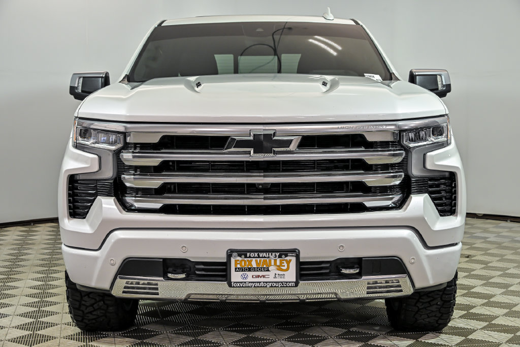 Used 2023 Chevrolet Silverado 1500 High Country w/ High Country Premium Package AWD/4WD image 4