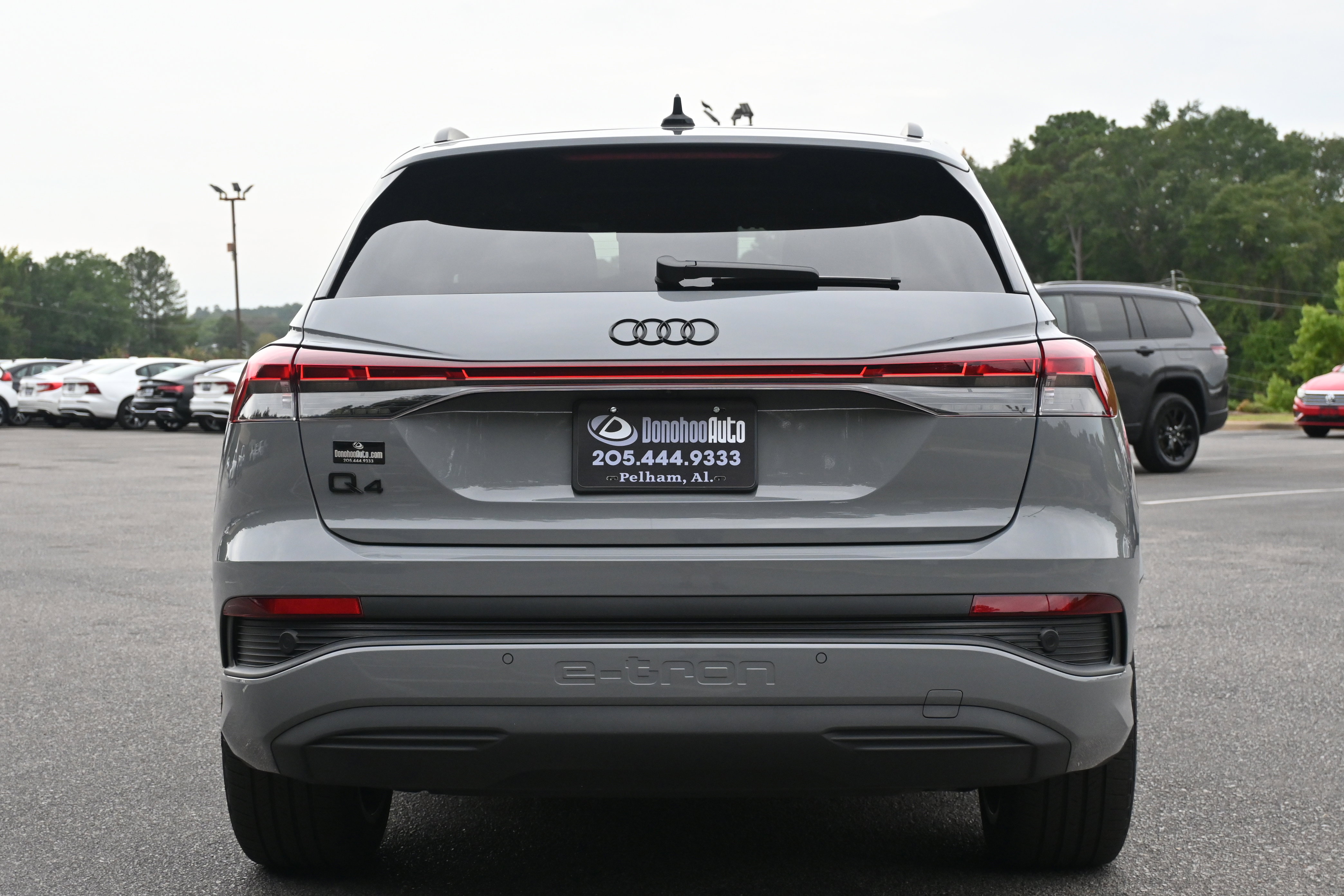 Used 2025 Audi Q4 e-tron Premium Plus image 8