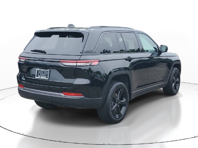New 2026 Jeep Grand Cherokee Limited w/ Limited Altitude Package AWD/4WD image 4