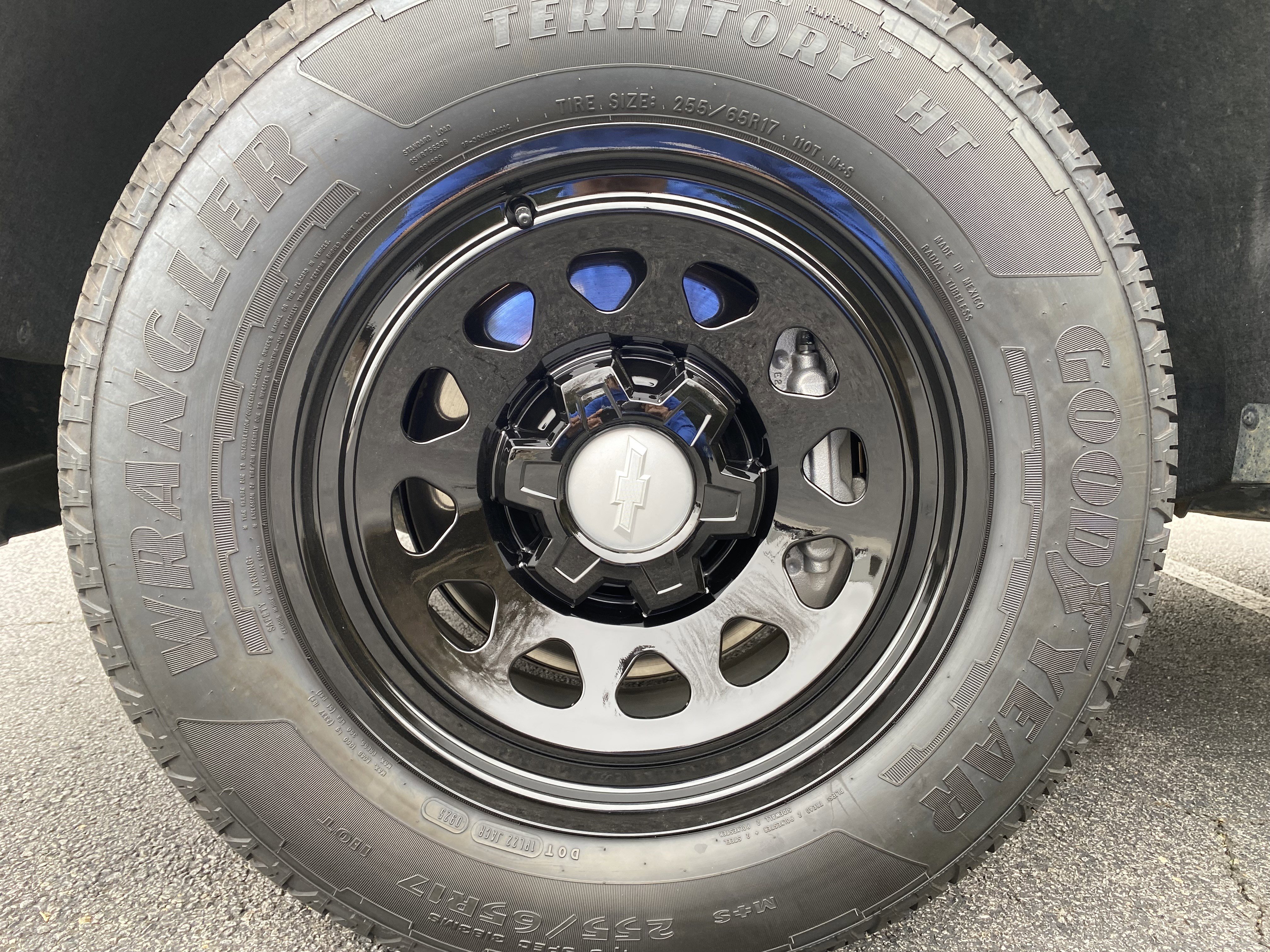 Used 2025 Chevrolet Colorado W/T w/ WT Convenience Package II image 42