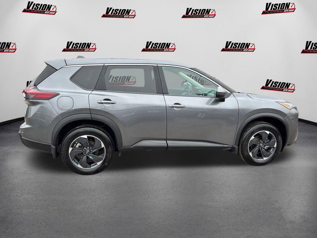 Used 2025 Nissan Rogue SV image 4