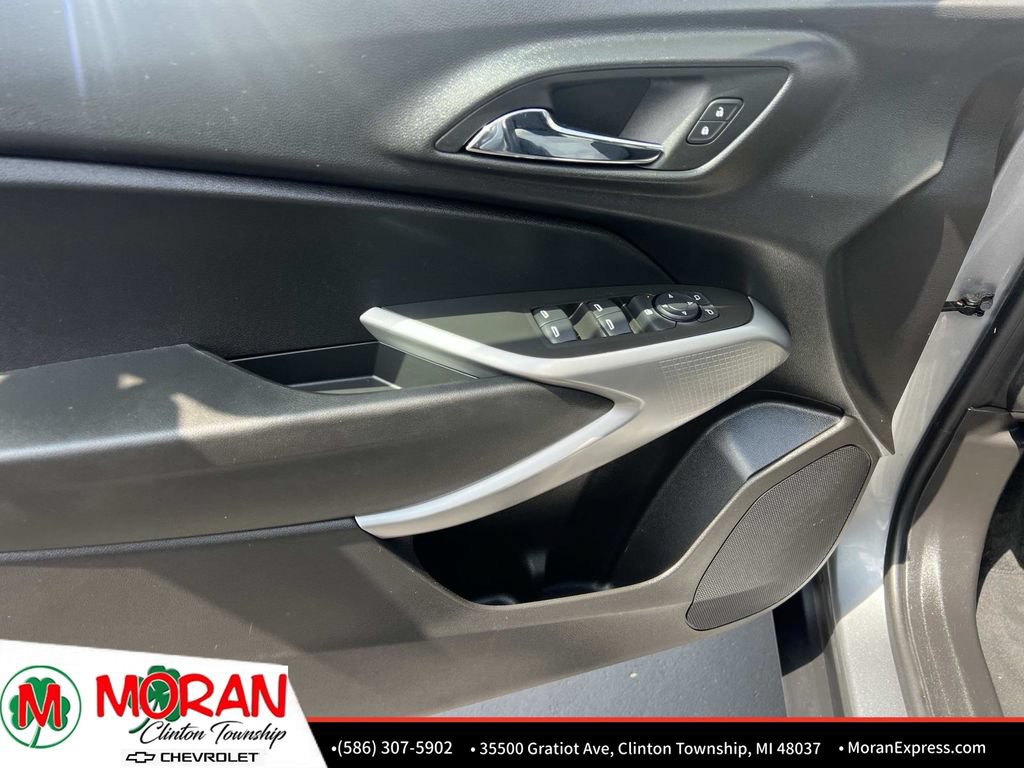 Used 2024 Chevrolet Trax RS w/ Driver Confidence Package FWD image 15