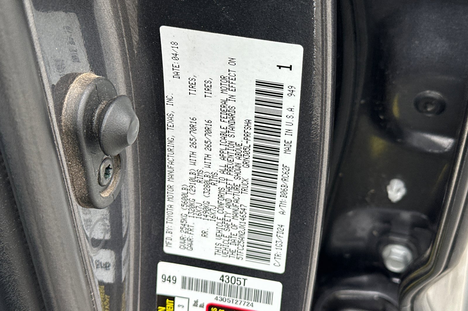 Used 2018 Toyota Tacoma SR image 29