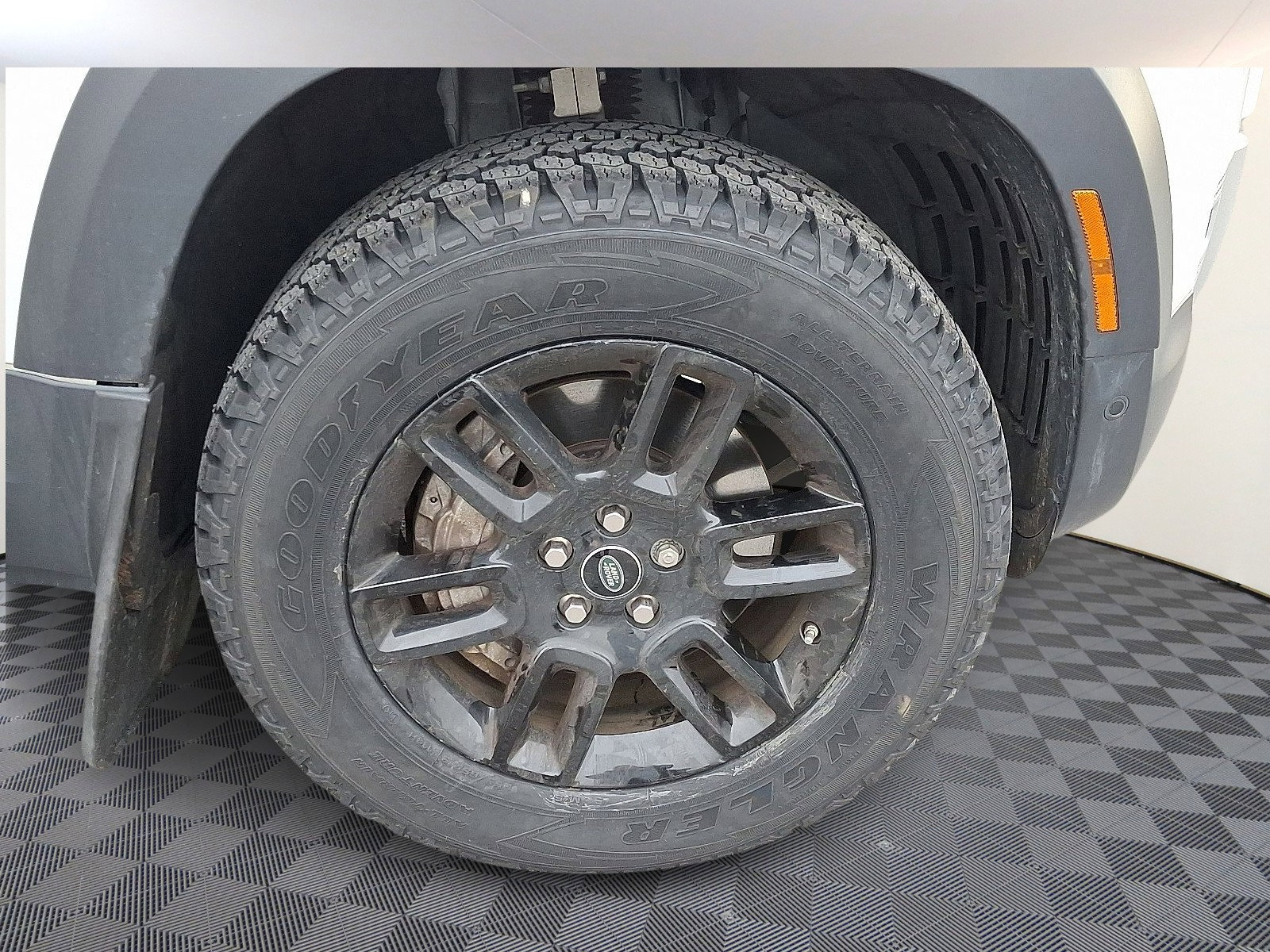 Used 2020 Land Rover Defender 110 HSE image 7