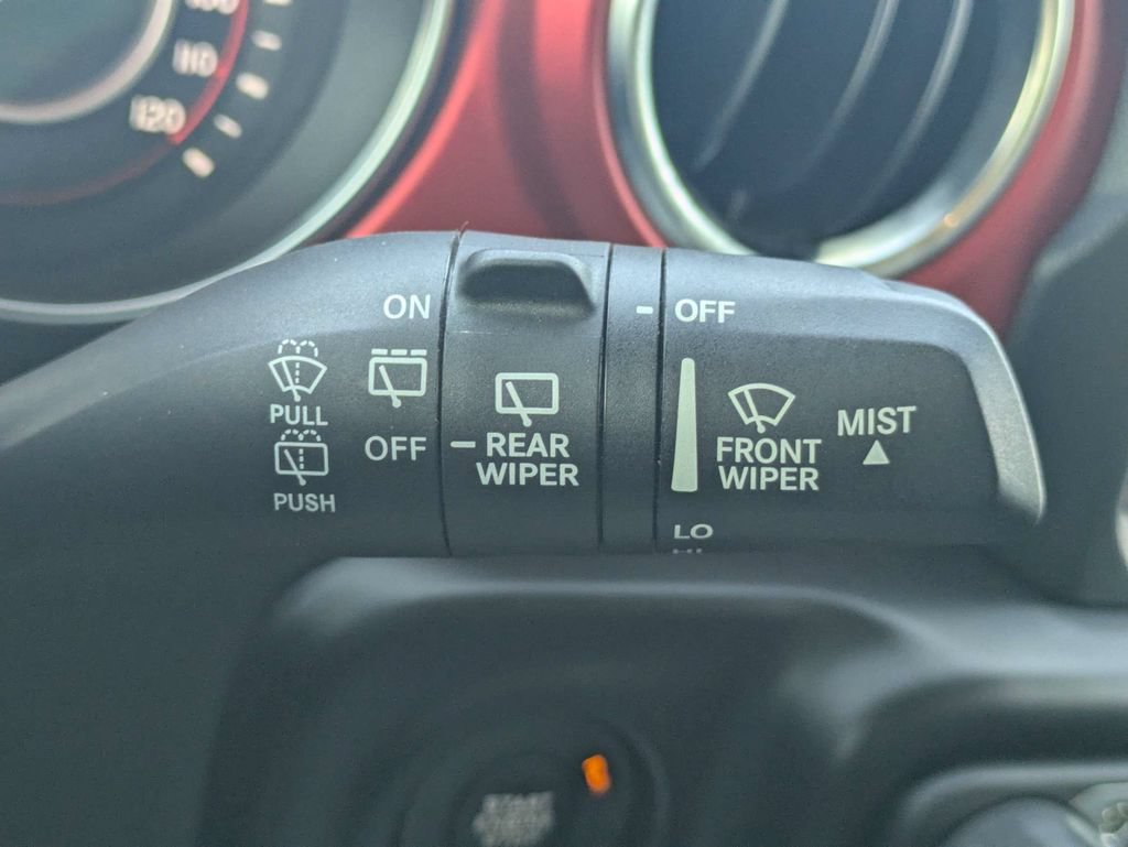 Used 2021 Jeep Wrangler Unlimited Rubicon AWD/4WD image 29