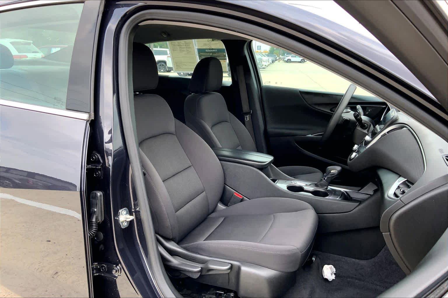 Used 2023 Chevrolet Malibu LT FWD image 9
