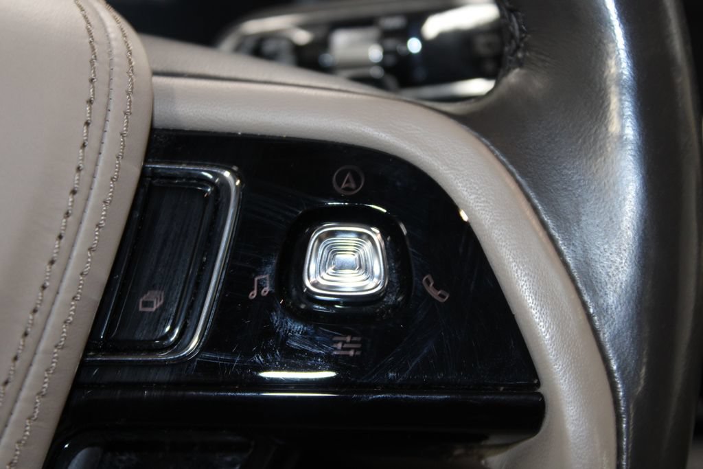 Used 2023 Lincoln Aviator Reserve w/ Equipment Group 201A AWD/4WD image 39