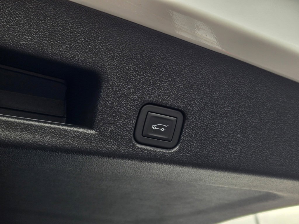 Certified 2025 Buick Enclave Preferred image 16