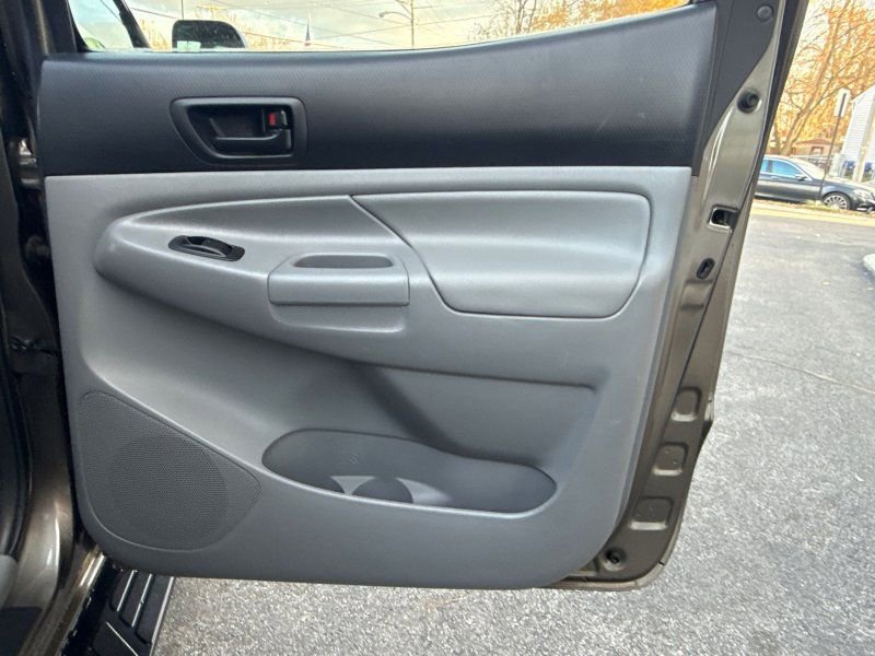 Used 2014 Toyota Tacoma 4x4 Double Cab image 19