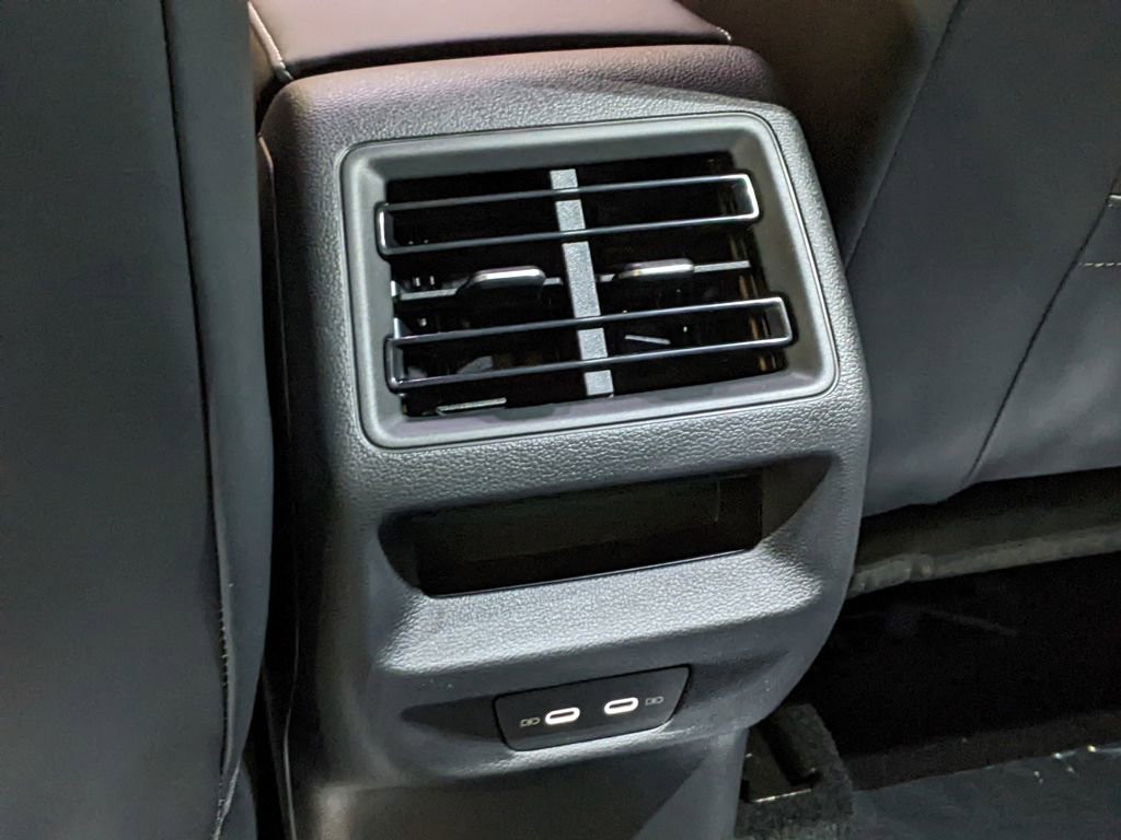 New 2026 Volkswagen Tiguan SE R-Line AWD/4WD image 24