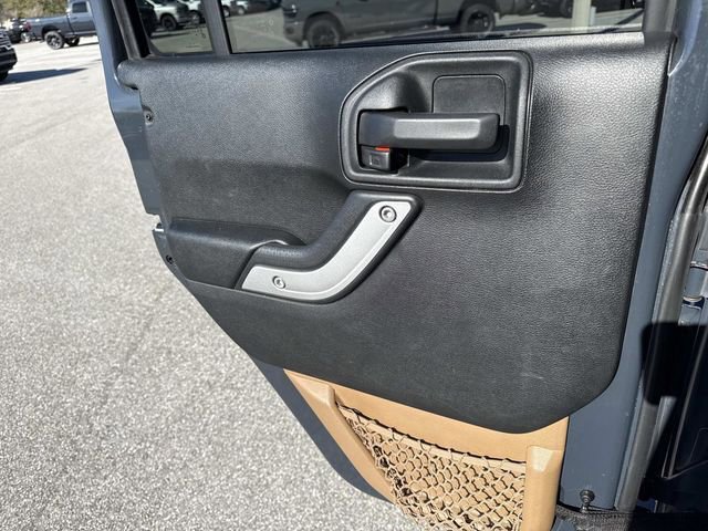 Used 2017 Jeep Wrangler Unlimited Sahara w/ Max Tow Package image 9