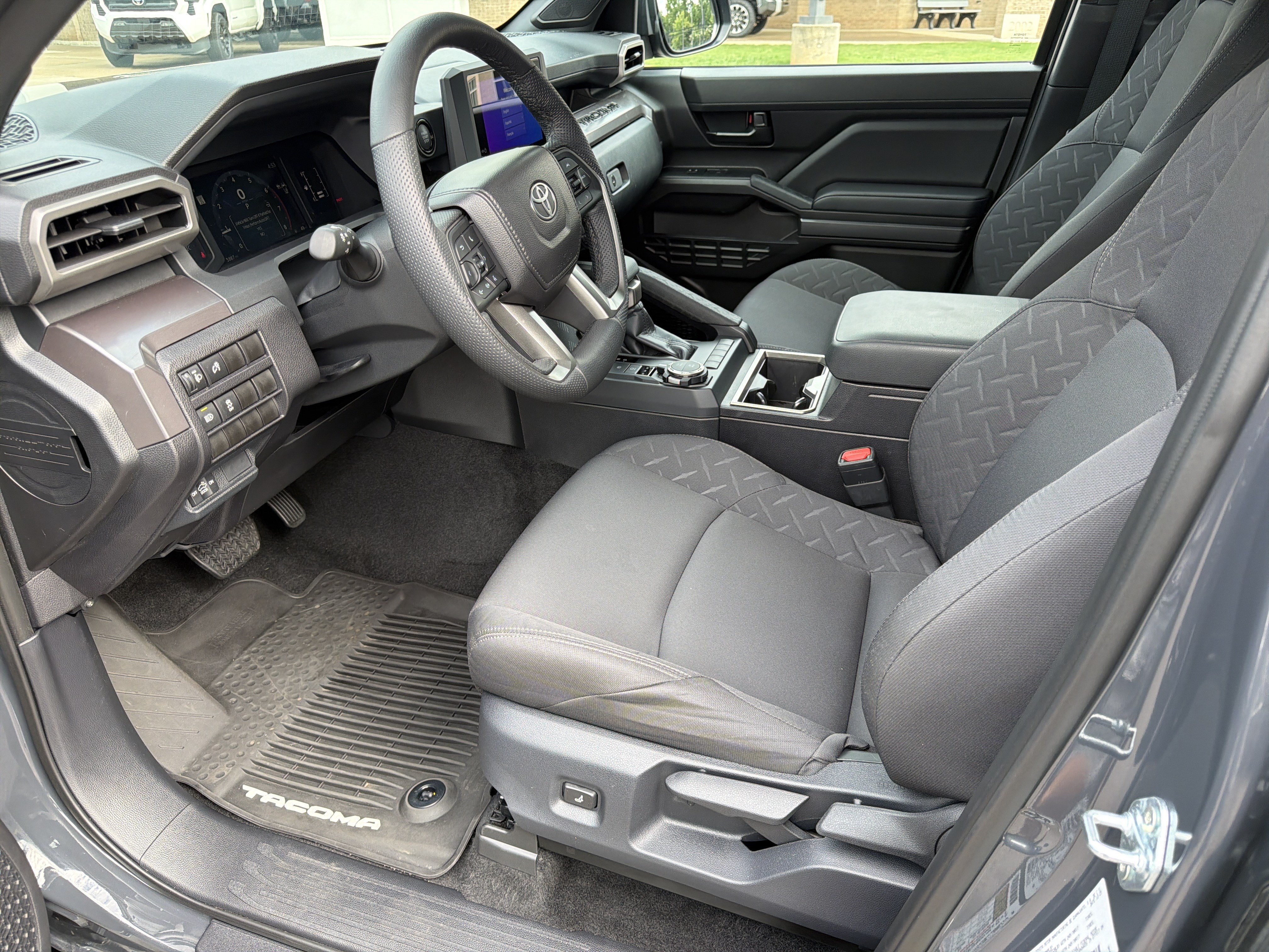 Used 2026 Toyota Tacoma SR5 AWD/4WD image 9
