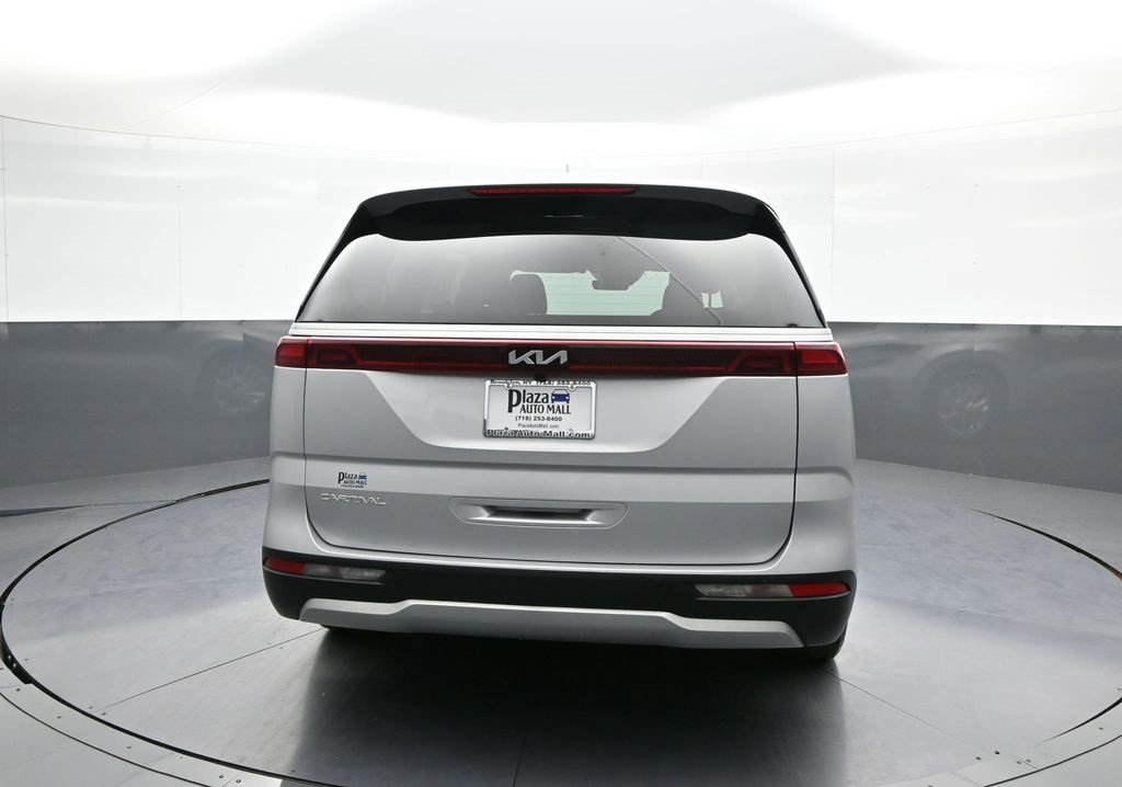 Certified 2023 Kia Carnival LX image 7