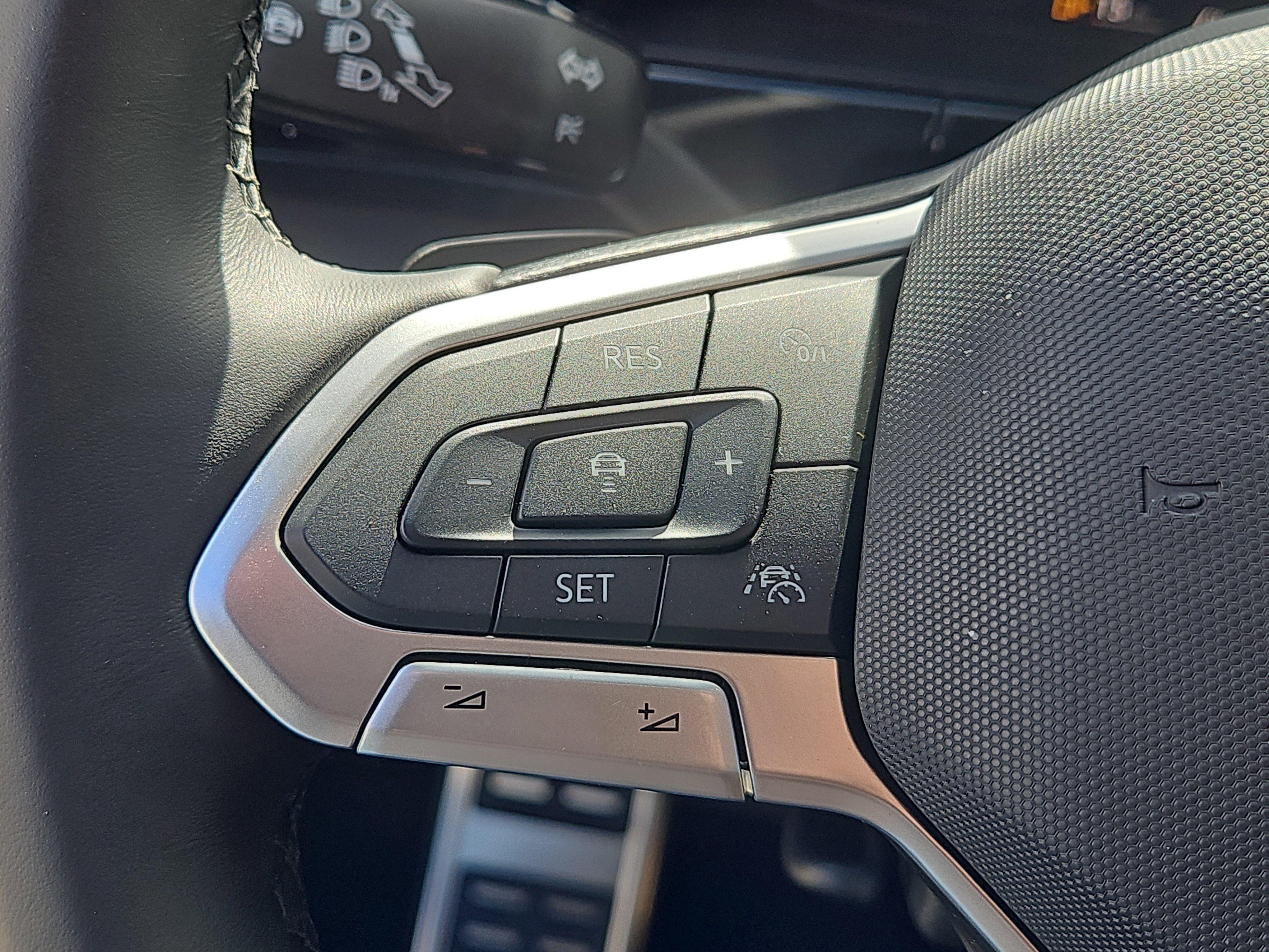 New 2026 Volkswagen Atlas Cross Sport SEL R-Line image 16