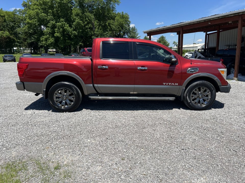 Used 2017 Nissan Titan Platinum Reserve AWD/4WD image 4