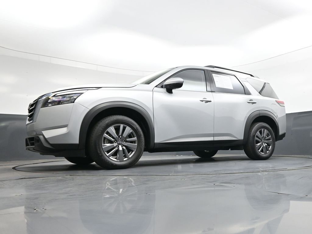 Used 2025 Nissan Pathfinder SV AWD/4WD image 50