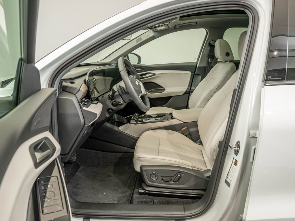 Certified 2025 Audi Q6 e-tron Premium Plus w/ Premium Plus AWD/4WD image 29