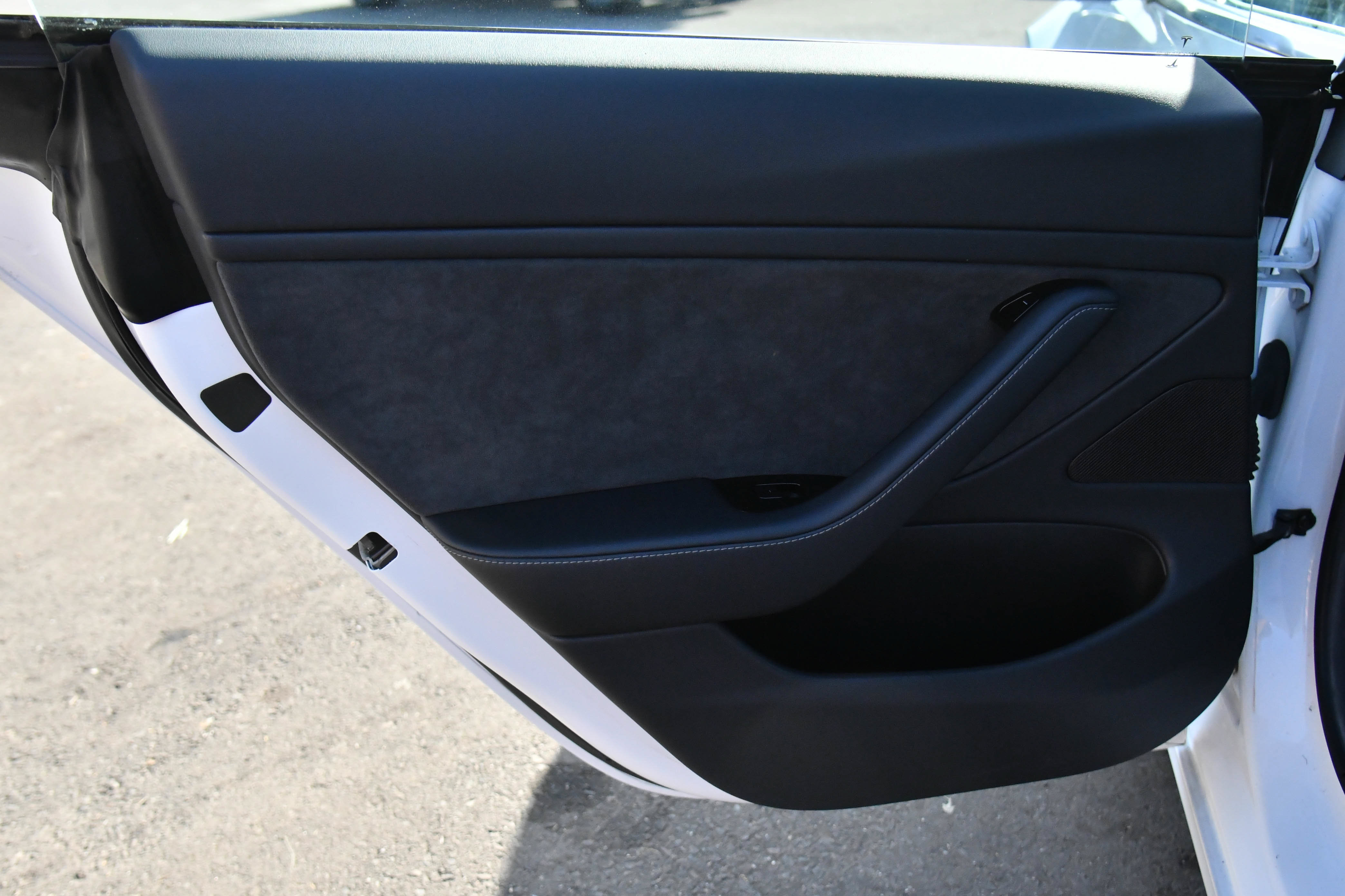 Used 2018 Tesla Model 3 Long Range RWD image 31