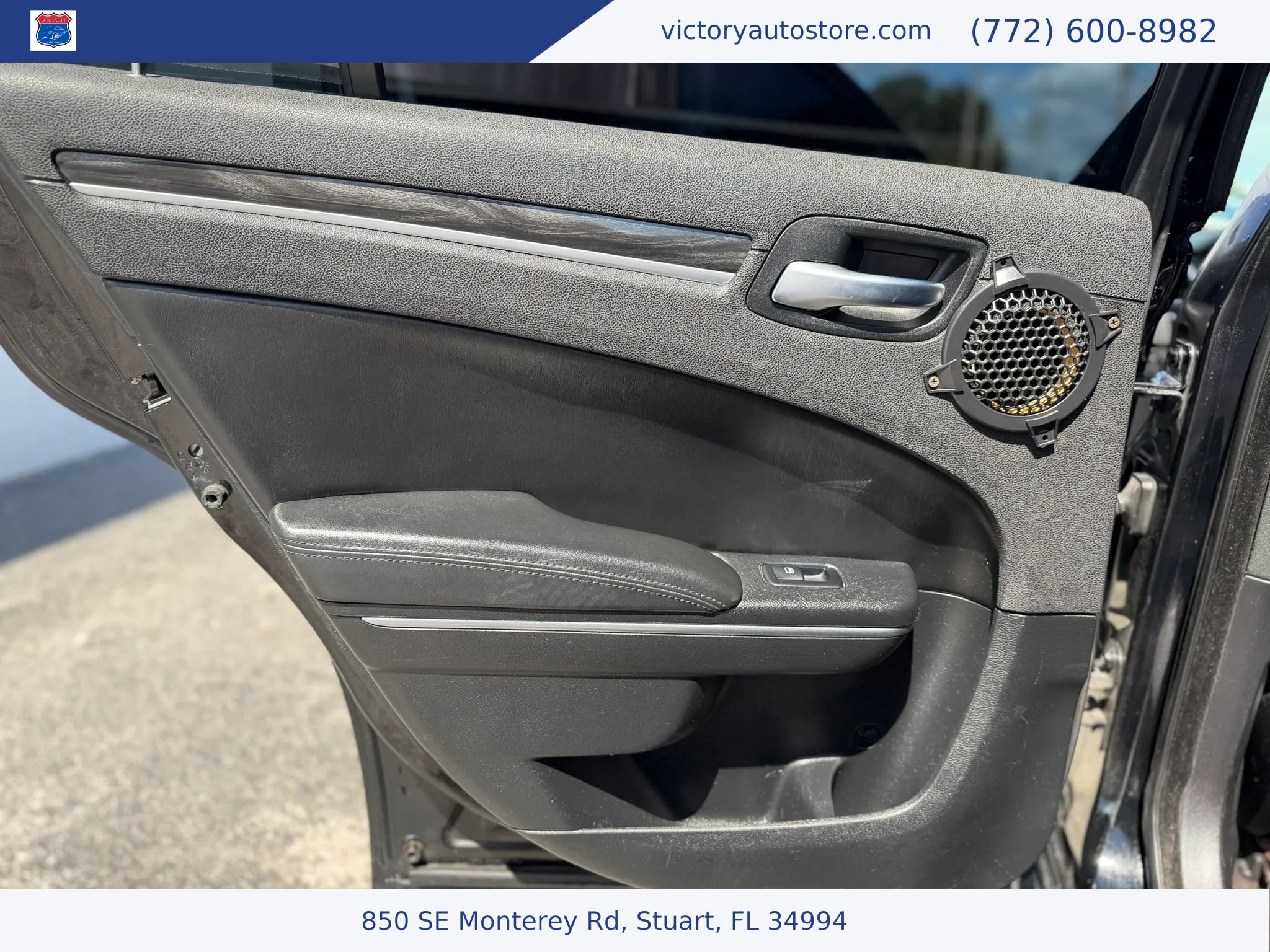 Used 2017 Chrysler 300 Limited AWD/4WD image 39