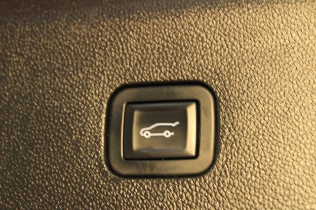 Used 2018 Buick Enclave Essence w/ Experience Buick Package AWD/4WD image 18