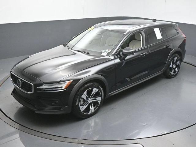 Used 2025 Volvo V60 B5 Cross Country Plus AWD/4WD image 45