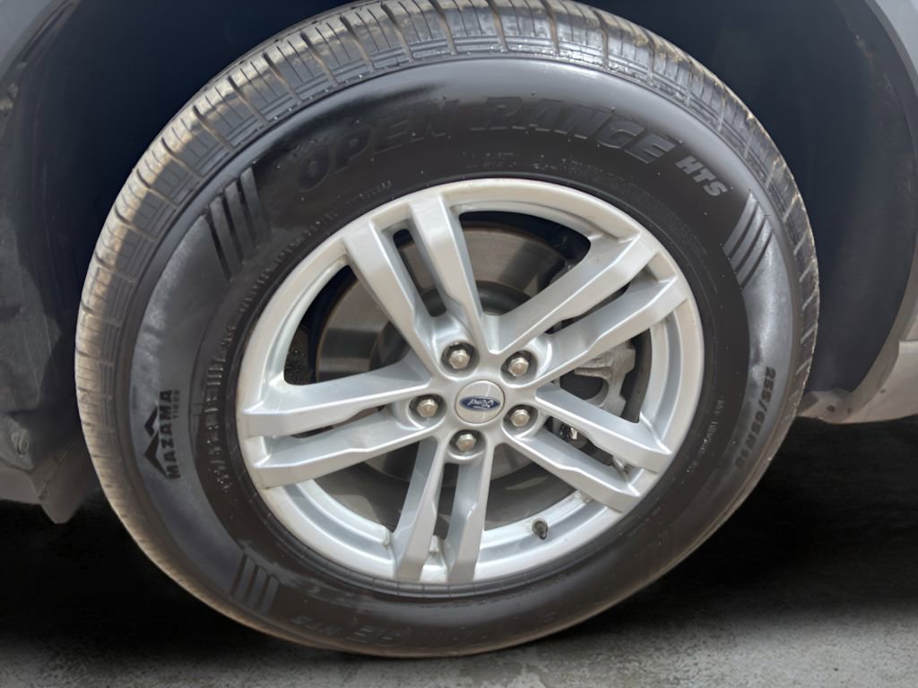 Used 2021 Ford Explorer XLT image 10