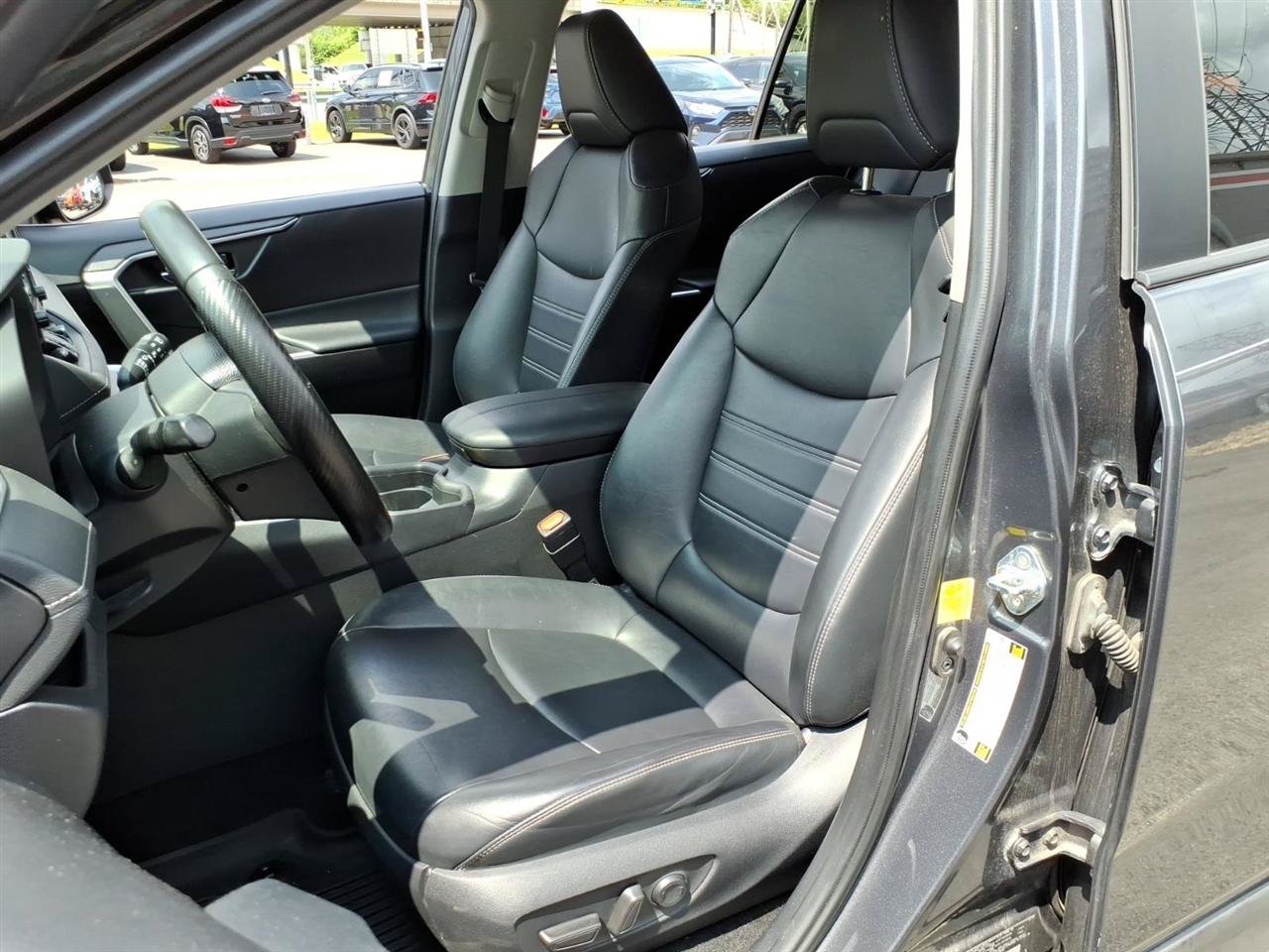 Used 2020 Toyota RAV4 XLE Premium w/ Carpet Mat Package FWD image 7