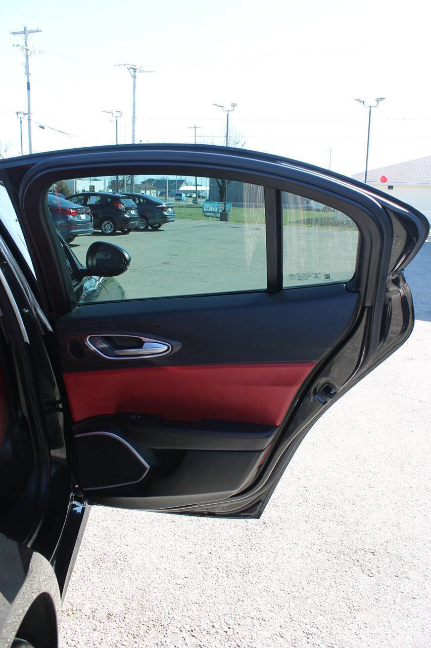 Used 2019 Alfa Romeo Giulia Ti w/ Nero Edizione image 20