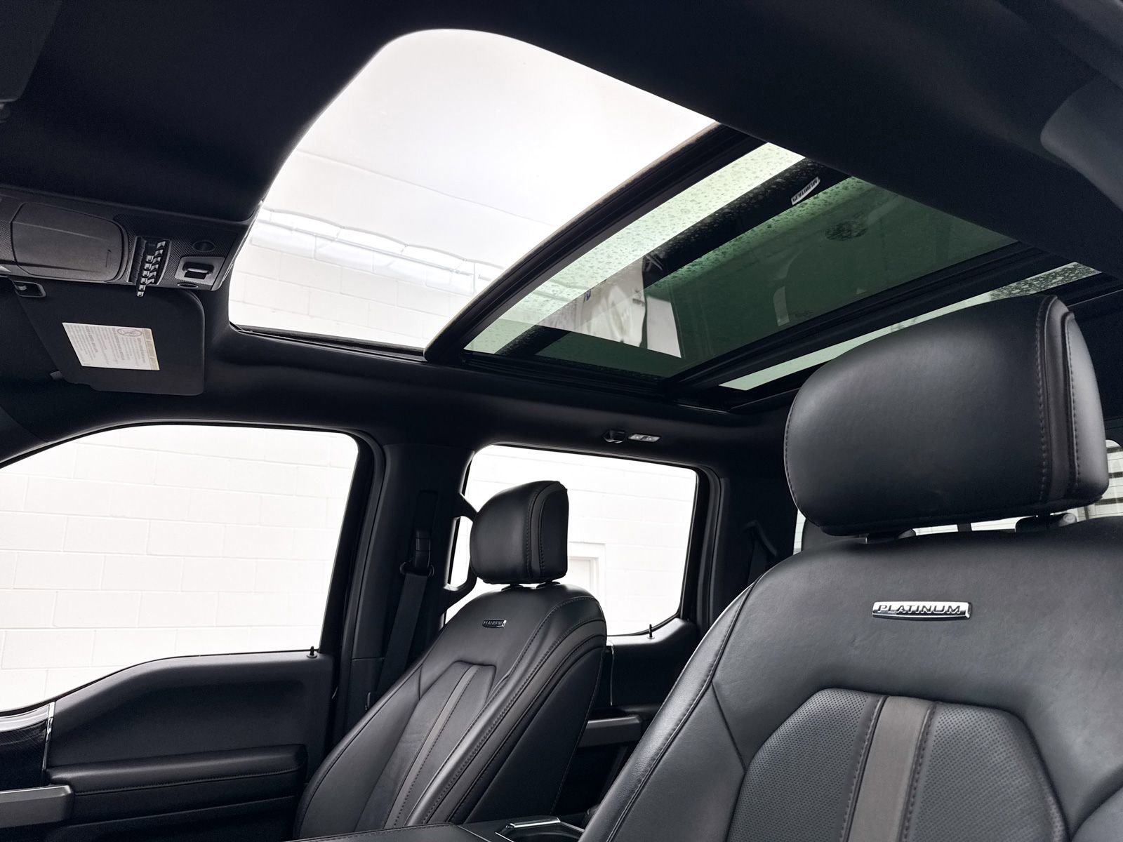 Used 2022 Ford F350 Platinum image 3