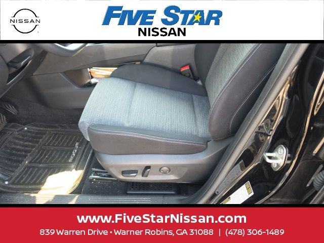 Used 2023 Nissan Rogue SV FWD image 13