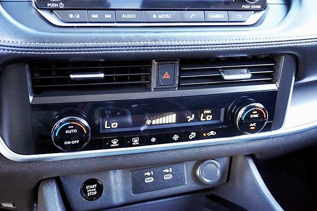 Used 2024 Nissan Rogue SV FWD image 29