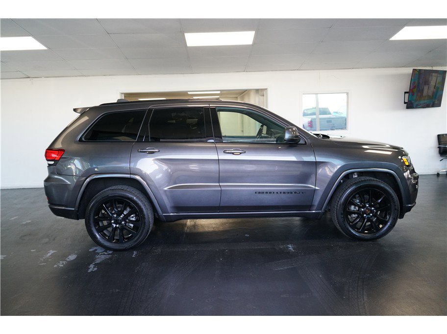 Used 2019 Jeep Grand Cherokee Altitude image 8