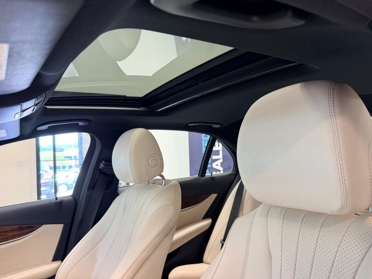 Used 2018 Mercedes-Benz E 300 image 19