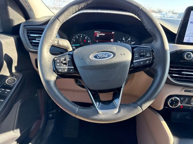 Used 2022 Ford Escape SEL image 16
