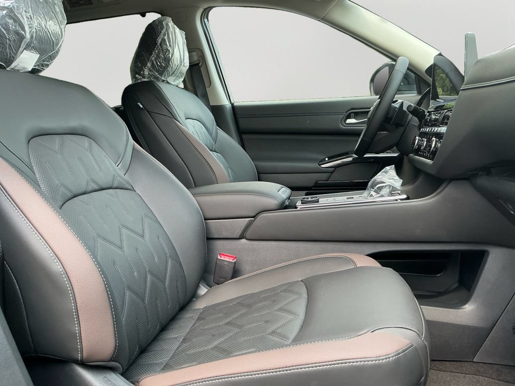 New 2026 Nissan Pathfinder Platinum AWD/4WD image 12