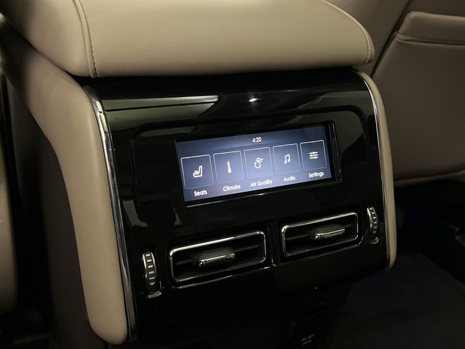 Used 2023 Lincoln Aviator Reserve w/ Equipment Group 201A AWD/4WD image 32