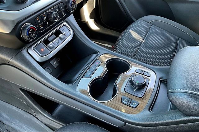 Used 2023 GMC Acadia SLE w/ Driver Convenience Package image 17