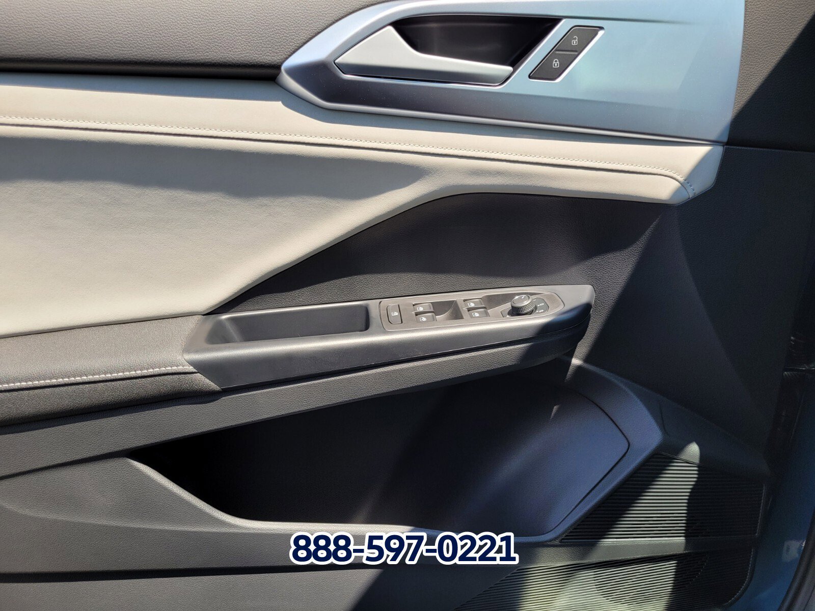 New 2025 Volkswagen Taos SE image 20