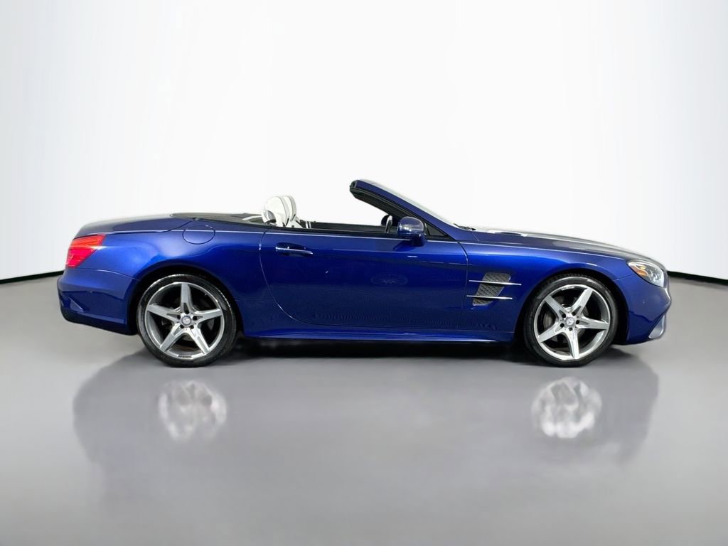 Used 2017 Mercedes-Benz SL 550 image 4