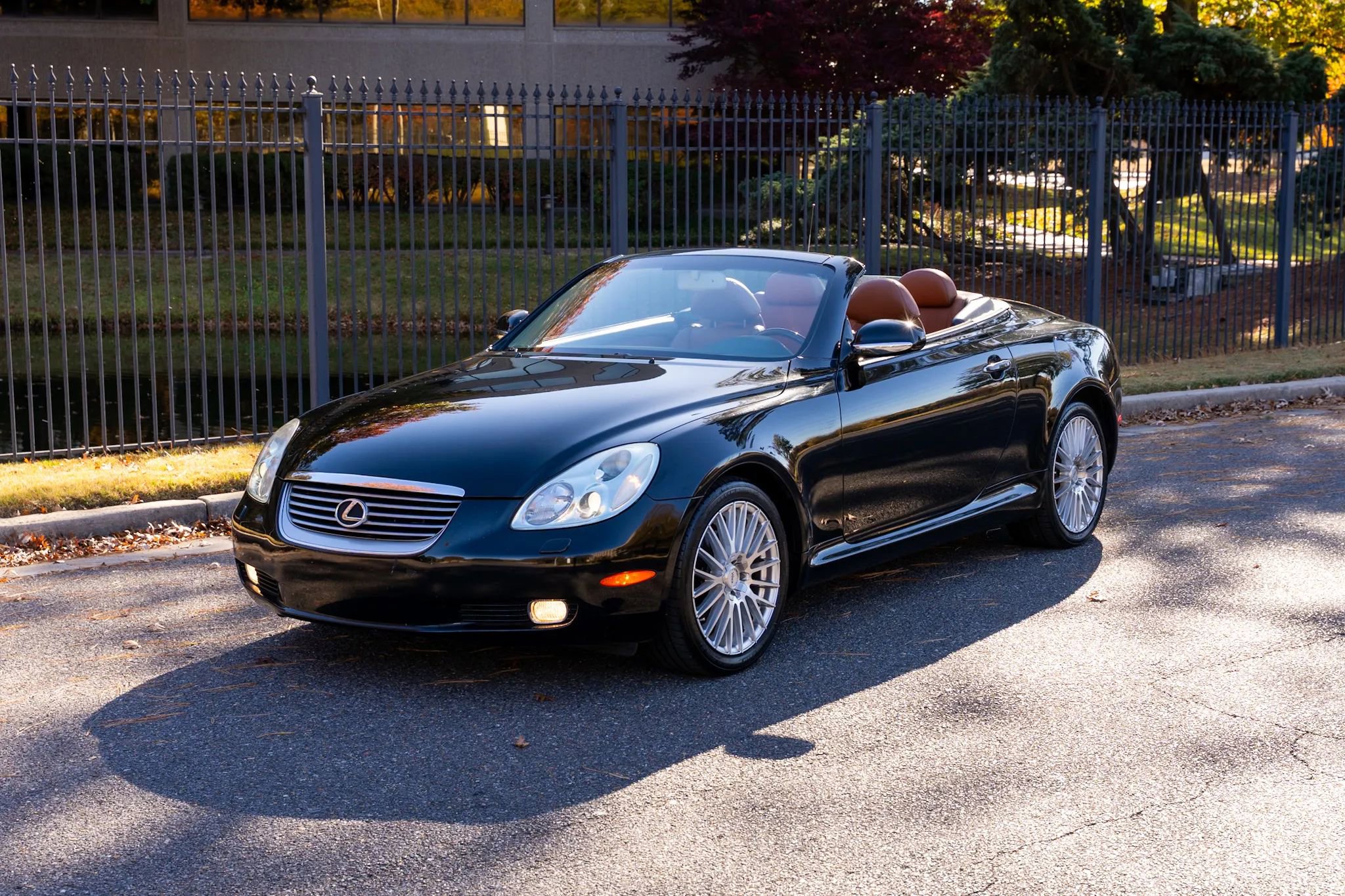 Used 2003 Lexus SC 430 Convertible image 2