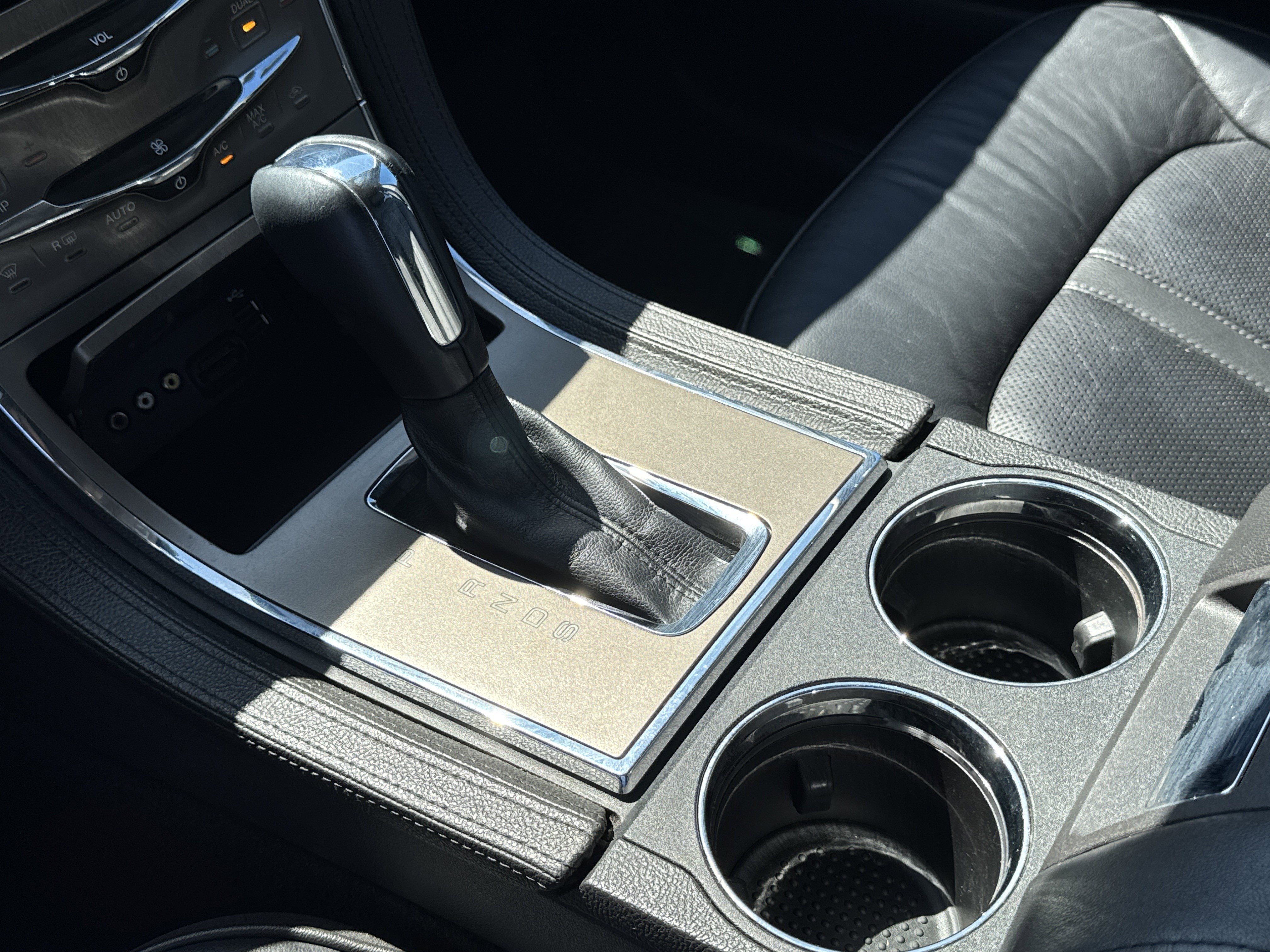 Used 2014 Lincoln MKX FWD w/ Equipment Group 101A image 19