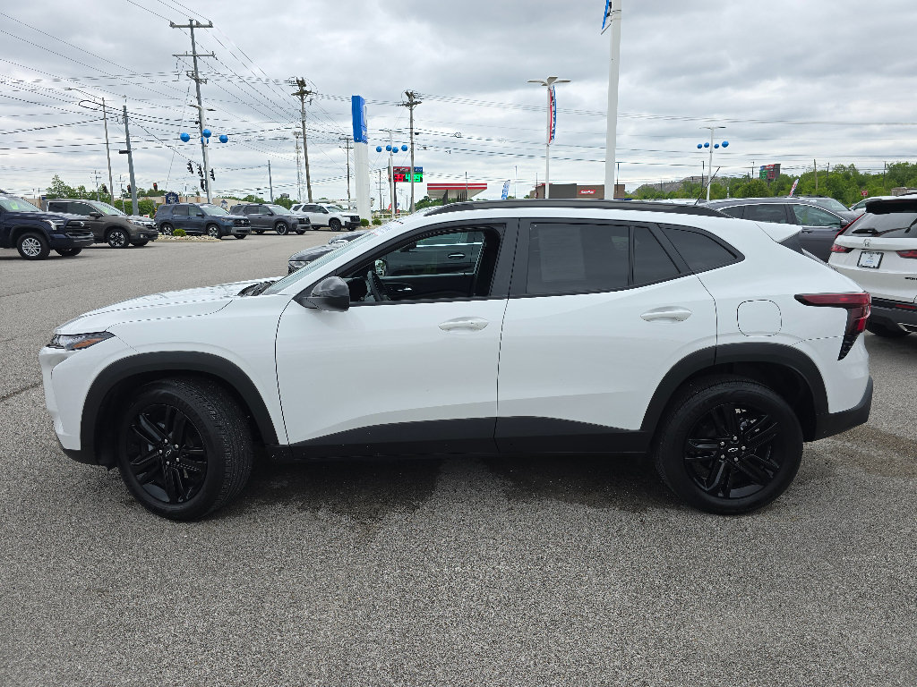 Used 2025 Chevrolet Trax ACTIV FWD image 11